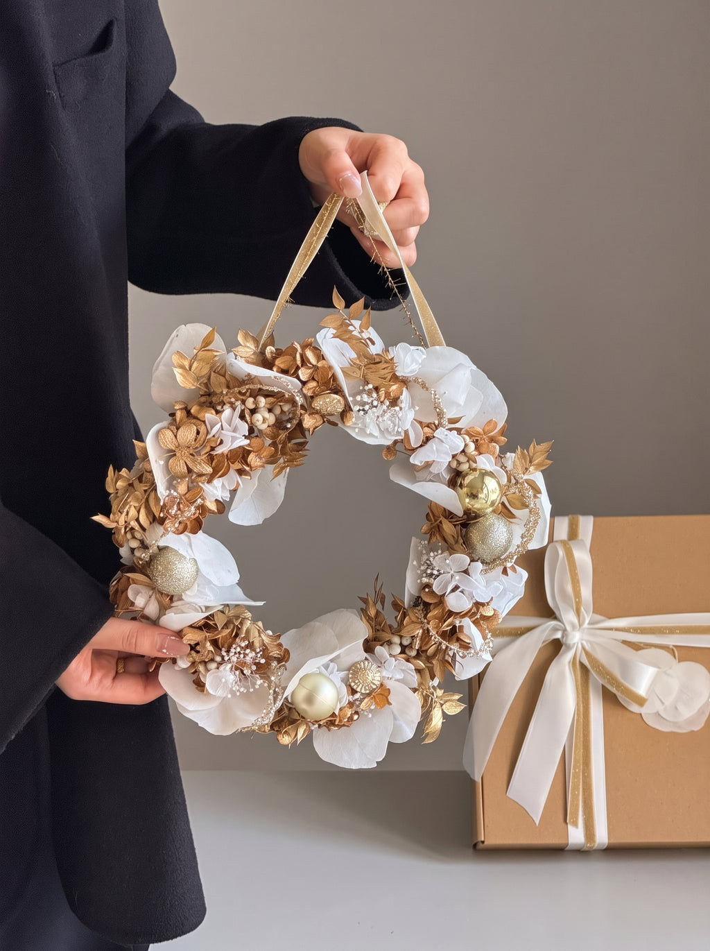 GOLDEN NOEL WREATH